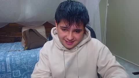 Snapshot of andrewsmile_ chatting on 02-14-25, 12:25 ANDREW online show from 02-14-25, 12:25