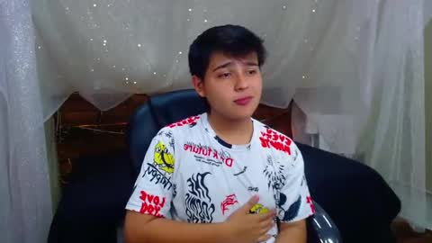 Snapshot of andrewsmile_ chatting on 02-28-25, 12:09 ANDREW online show from 02-28-25, 12:09