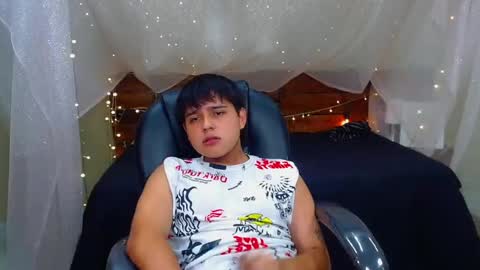 Snapshot of andrewsmile_ chatting on 02-28-25, 03:15 ANDREW online show from 02-28-25, 03:15