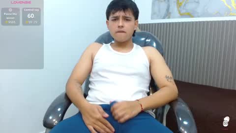 Snapshot of andrewsmile_ chatting on 09-09-25, 02:05 ANDREW online show from 09-09-25, 02:05