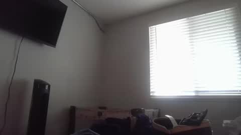 Sexy Newbie Couple online show from 12-18-24, 05:00