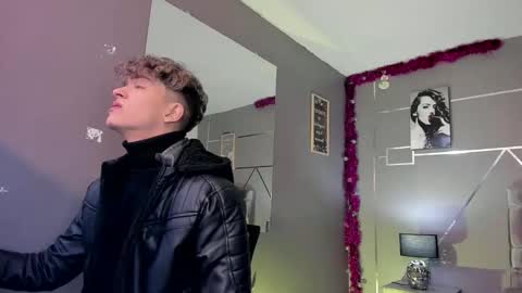      online show from 12-05-24, 12:44