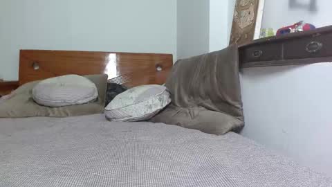 Snapshot of andromedashine chatting on 12-18-24, 07:36 vero paez online show from 12-18-24, 07:36