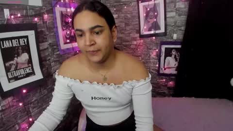 Snapshot of andrys_hot chatting on 03-04-26, 11:49 Andrys online show from 03-04-26, 11:49