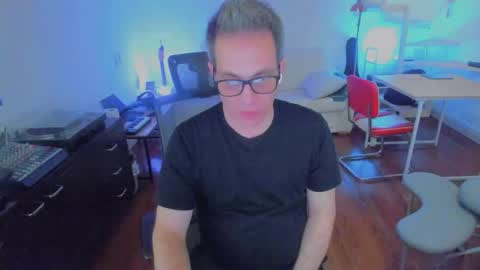 Snapshot of andy0pandi chatting on 10-08-25, 01:58 Andrew online show from 10-08-25, 01:58