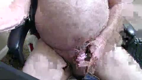 Snapshot of andy523 chatting on 10-10-25, 01:04 andy523 online show from 10-10-25, 01:04