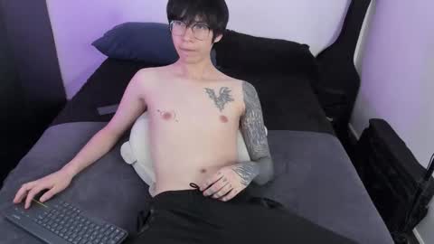 Snapshot of andy_bankai chatting on 12-18-25, 07:42 twx Andy twink3 online show from 12-18-25, 07:42