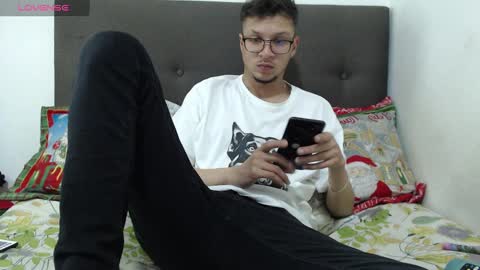 Snapshot of andy_bunny_lover chatting on 12-23-24, 01:40 ANDY online show from 12-23-24, 01:40