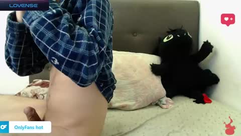 Snapshot of andy_bunny_lover chatting on 01-17-25, 06:15 ANDY online show from 01-17-25, 06:15