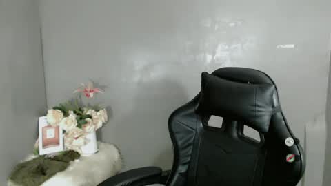 Kisha online show from 02-22-25, 11:24