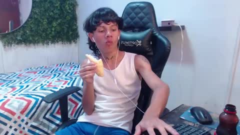 Snapshot of andy_dan1 chatting on 12-04-24, 03:21 andy_dan1 online show from 12-04-24, 03:21