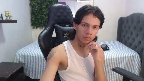 Snapshot of andy_dan1 chatting on 01-20-25, 01:42 andy_dan1 online show from 01-20-25, 01:42