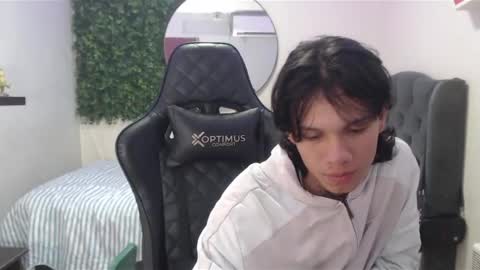 Snapshot of andy_dan1 chatting on 01-22-25, 02:14 andy_dan1 online show from 01-22-25, 02:14