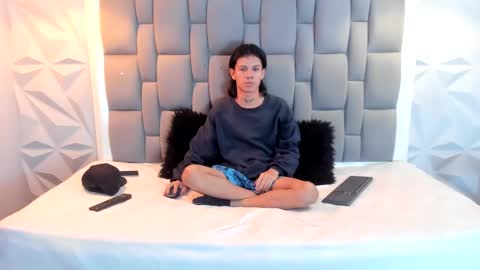 Snapshot of andy_dan1 chatting on 02-11-25, 02:46 andy_dan1 online show from 02-11-25, 02:46
