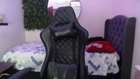 Snapshot of andy_dan1 chatting on 03-12-25, 12:57 andy_dan1 online show from 03-12-25, 12:57