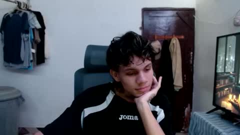 andy_dan1 online show from 06-02-26, 07:43