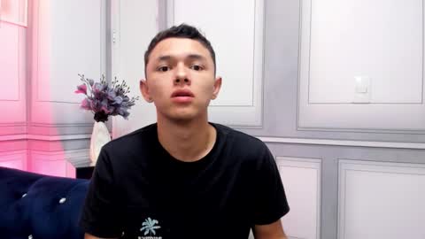 Snapshot of andy_dior18 chatting on 10-01-25, 10:32 ANDY online show from 10-01-25, 10:32