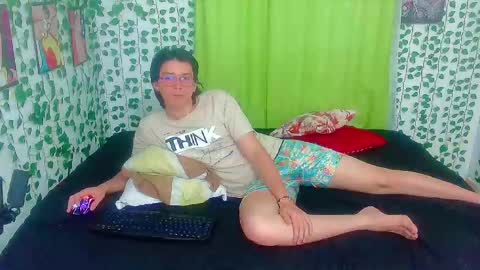 Snapshot of andy_gray01 chatting on 05-08-26, 12:54 Andy Gray online show from 05-08-26, 12:54