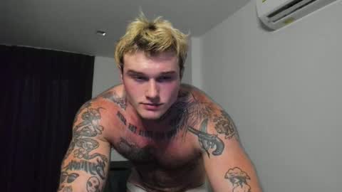 Snapshot of andy_hunk chatting on 03-29-26, 01:27 Andrew online show from 03-29-26, 01:27