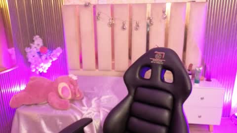 Snapshot of andy_tay1 chatting on 12-01-25, 03:44 Andy tay online show from 12-01-25, 03:44