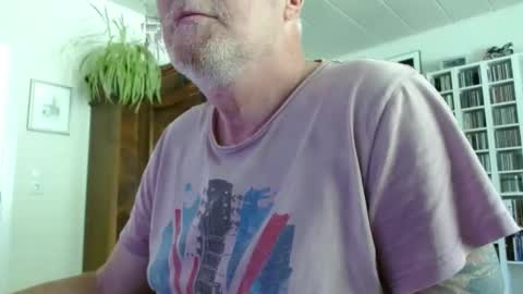 Snapshot of andyb1803 chatting on 04-28-26, 11:48 andyb1803 online show from 04-28-26, 11:48