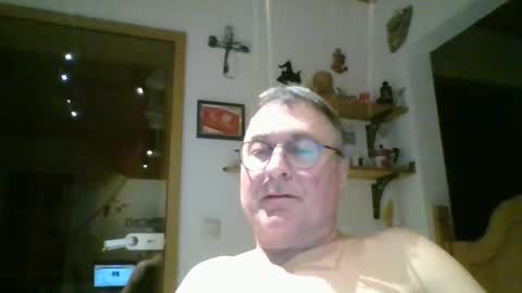 Snapshot of andybayern chatting on 02-24-26, 05:33 andybayern online show from 02-24-26, 05:33