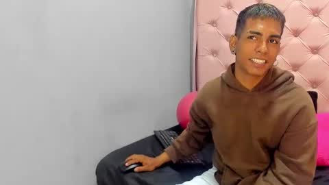 andyclouds21 online show from 10-12-25, 03:44