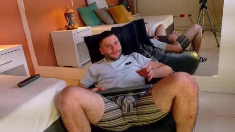 Snapshot of andyknoxx chatting on 01-09-26, 05:10 Andy online show from 01-09-26, 05:10