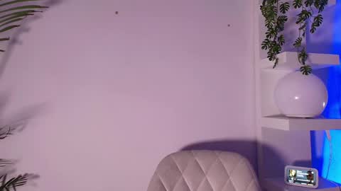 Snapshot of andypalmerr chatting on 04-18-26, 06:17 andypalmerr online show from 04-18-26, 06:17