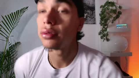 Snapshot of andypalmerr chatting on 05-19-26, 10:27 andypalmerr online show from 05-19-26, 10:27
