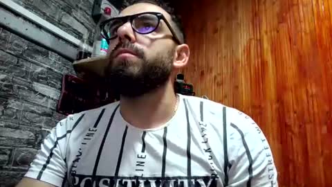 Snapshot of andyshr133 chatting on 07-15-26, 03:23 andyshr133 online show from 07-15-26, 03:23