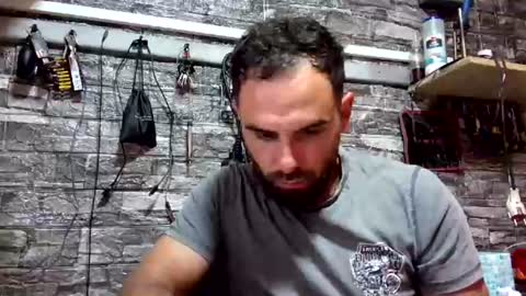 Snapshot of andyshr133 chatting on 08-10-26, 02:59 andyshr133 online show from 08-10-26, 02:59