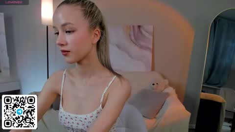 Snapshot of anellyball_ chatting on 02-18-26, 10:33 Anelly online show from 02-18-26, 10:33