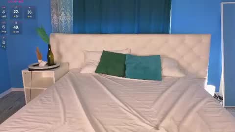 Anelly online show from 06-18-26, 01:17