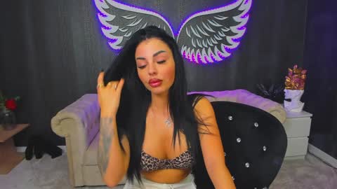 Anne online show from 12-21-24, 05:18