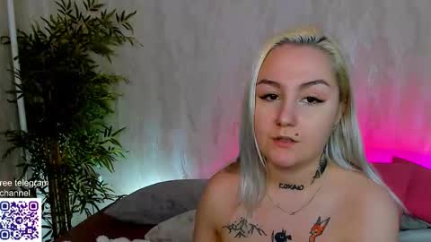 Snapshot of anet_dream chatting on 12-13-25, 07:53 Anet Dream online show from 12-13-25, 07:53