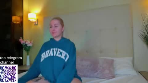 Snapshot of anet_dream chatting on 12-22-25, 04:26 Anet Dream online show from 12-22-25, 04:26