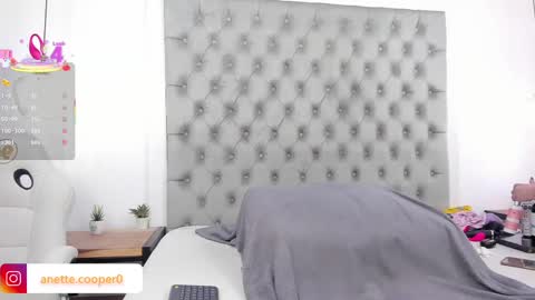 Snapshot of anette_cooper chatting on 09-27-25, 04:06 anette_cooper online show from 09-27-25, 04:06