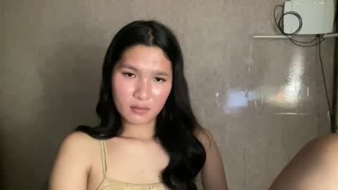 Snapshot of angel19722 chatting on 04-09-26, 03:28 Angel online show from 04-09-26, 03:28