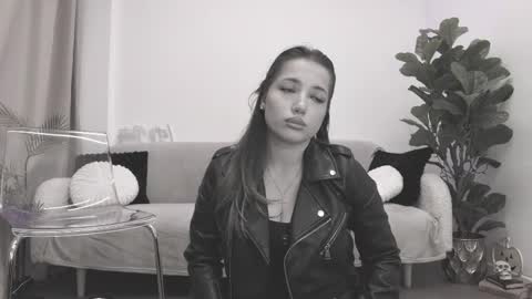 angel__vibe online show from 04-20-26, 07:37