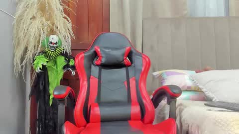 Angel online show from 10-20-25, 03:18