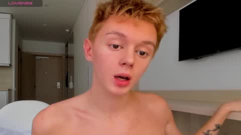 angel_andreww online show from 03-03-25, 10:49