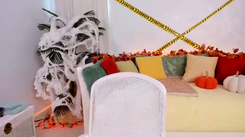 Claire - be back soon online show from 10-31-25, 09:16