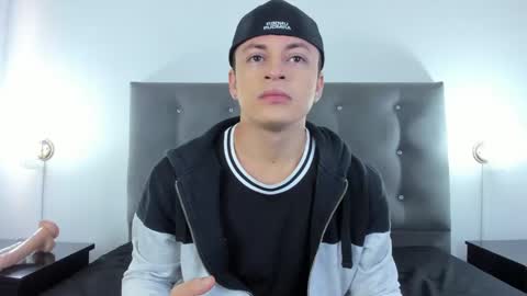 Snapshot of angel_cuervo chatting on 12-06-24, 12:27 Angel Cuervo online show from 12-06-24, 12:27