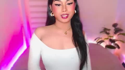 Snapshot of angel_eloaxx chatting on 05-11-26, 05:32 Angel online show from 05-11-26, 05:32