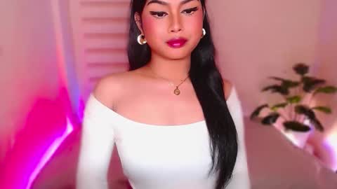 Snapshot of angel_eloaxx chatting on 05-12-26, 04:59 Angel online show from 05-12-26, 04:59
