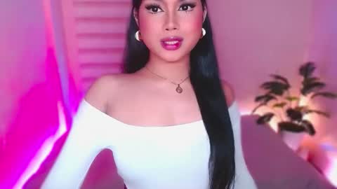 Snapshot of angel_eloaxx chatting on 05-14-26, 10:38 Angel online show from 05-14-26, 10:38