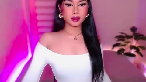 Snapshot of angel_eloaxx chatting on 05-19-26, 08:59 Angel online show from 05-19-26, 08:59