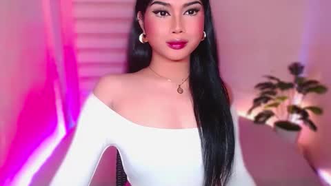 Snapshot of angel_eloaxx chatting on 05-20-26, 10:49 Angel online show from 05-20-26, 10:49