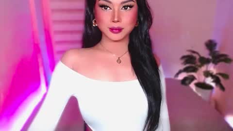 Snapshot of angel_eloaxx chatting on 05-23-26, 02:39 Angel online show from 05-23-26, 02:39